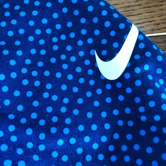 Nike lined thick top - Picture 3 of 10